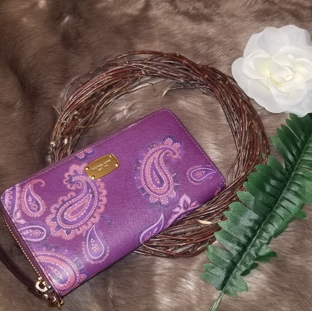 Host pick*NWOT Michael Kors Plum Paisley Wristlet